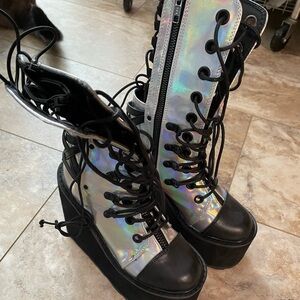 Demonia boots size 7 like new